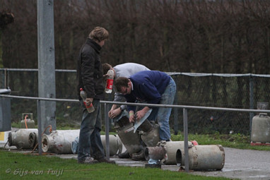 2011_12_31 Lo Carbid schieten in Kerkwijk